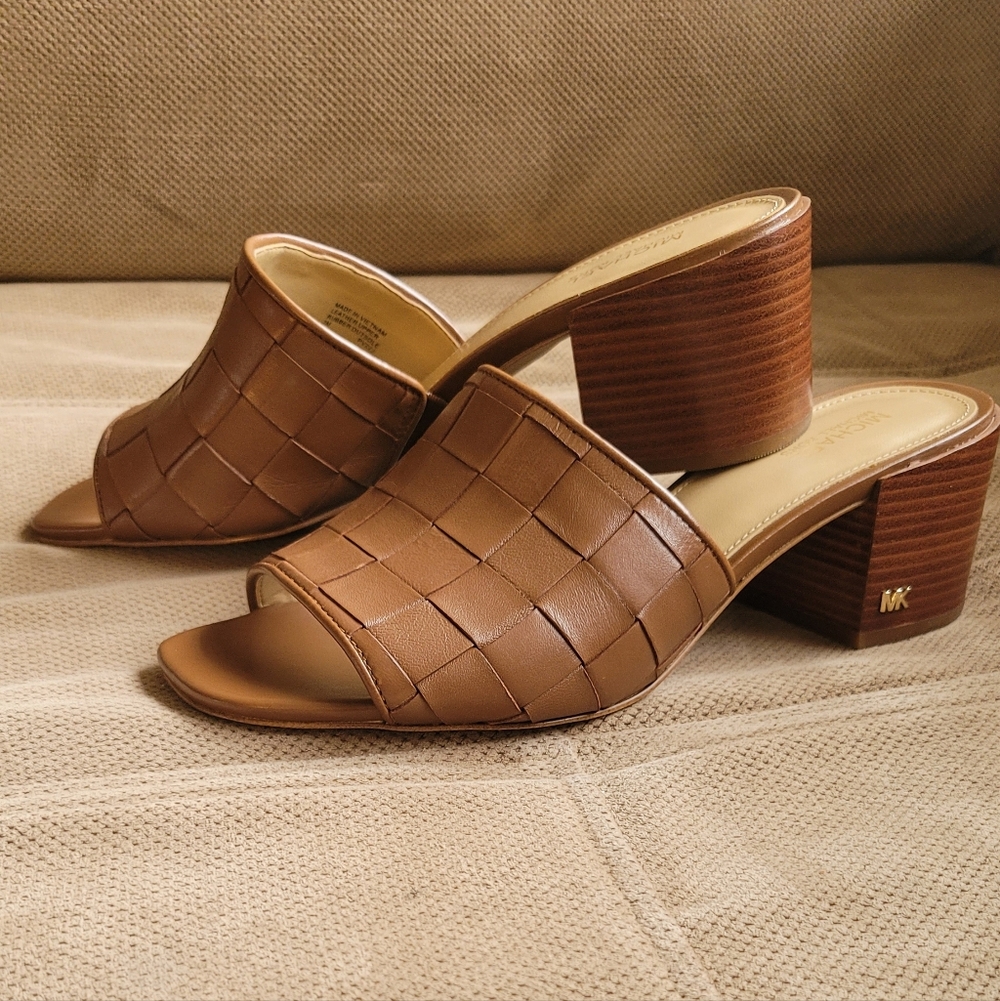 Michael Kors Tan Block Heel Mules Great Condition! - Picture 6 of 6